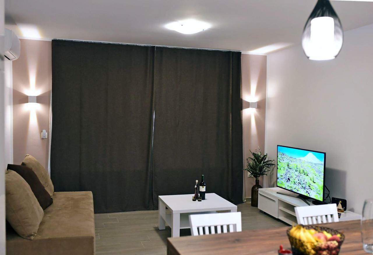 Apartment Luce Njivice Kültér fotó