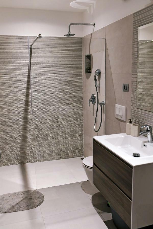 Apartment Luce Njivice Kültér fotó